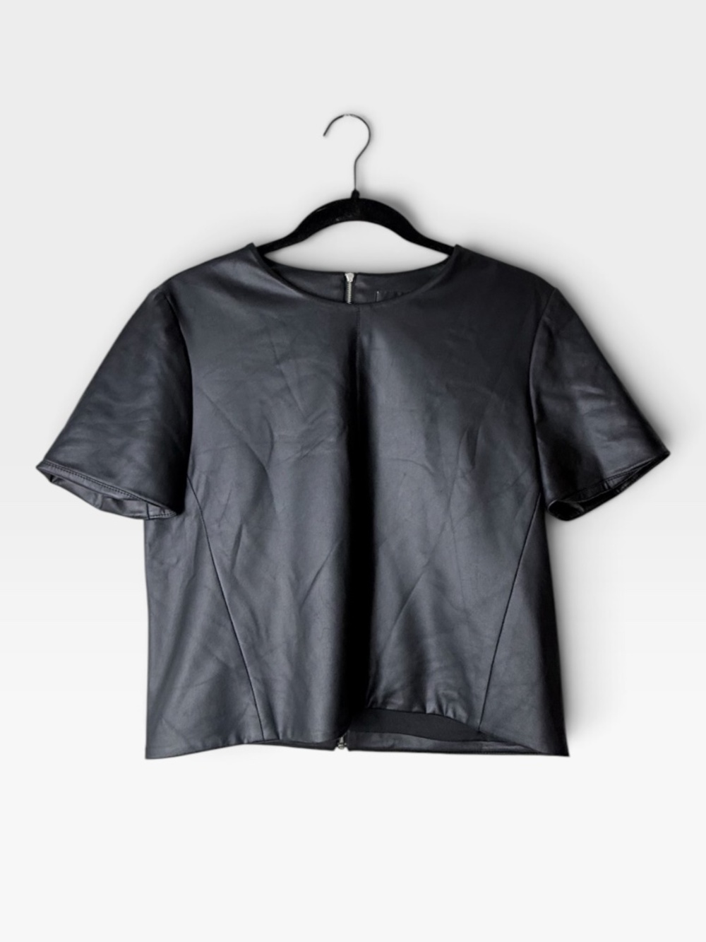 McGinn Faux Leather Top Blouse Size Medium Black Short Sleeve (X)